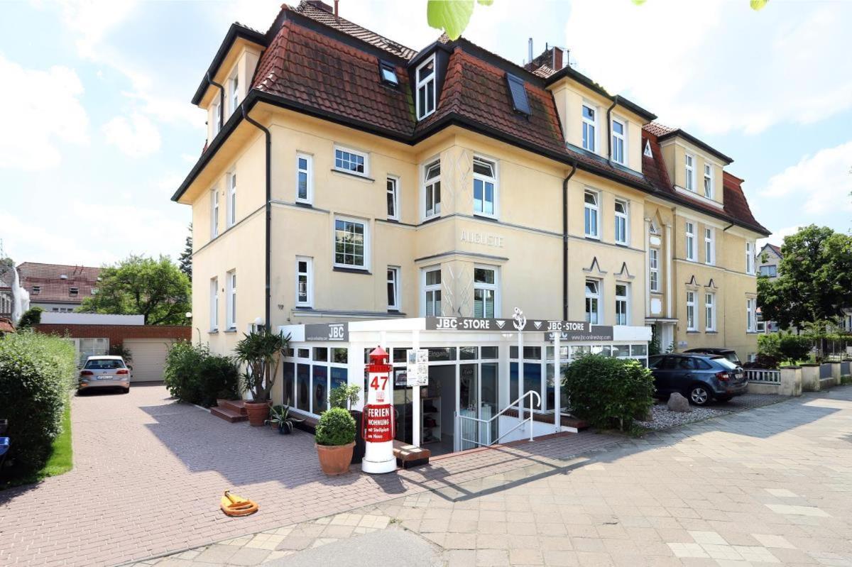 Villa Warnemuende Ferienwohnungen Rostock Exterior photo